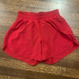 Lululemon size 6 track that shorts
